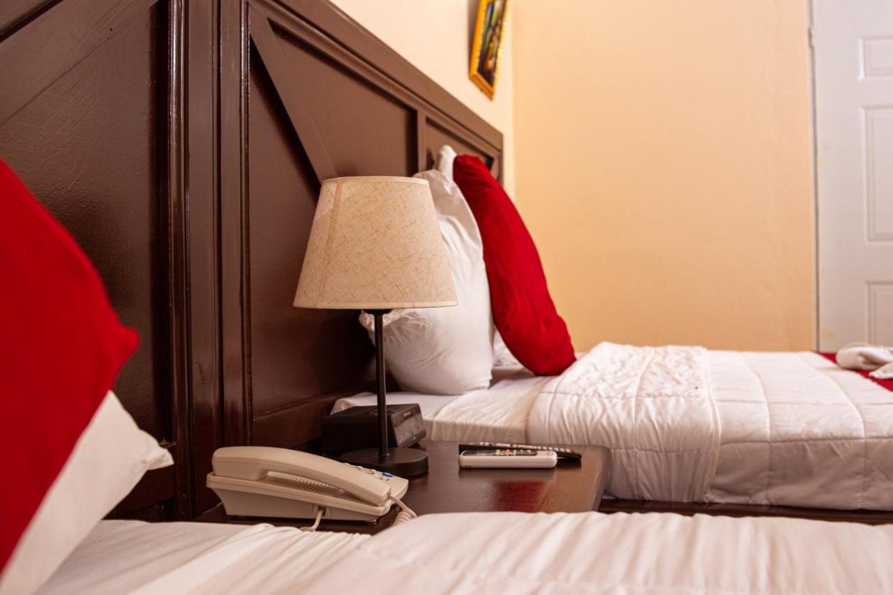 La Pepiniere Hotel Pétionville エクステリア 写真