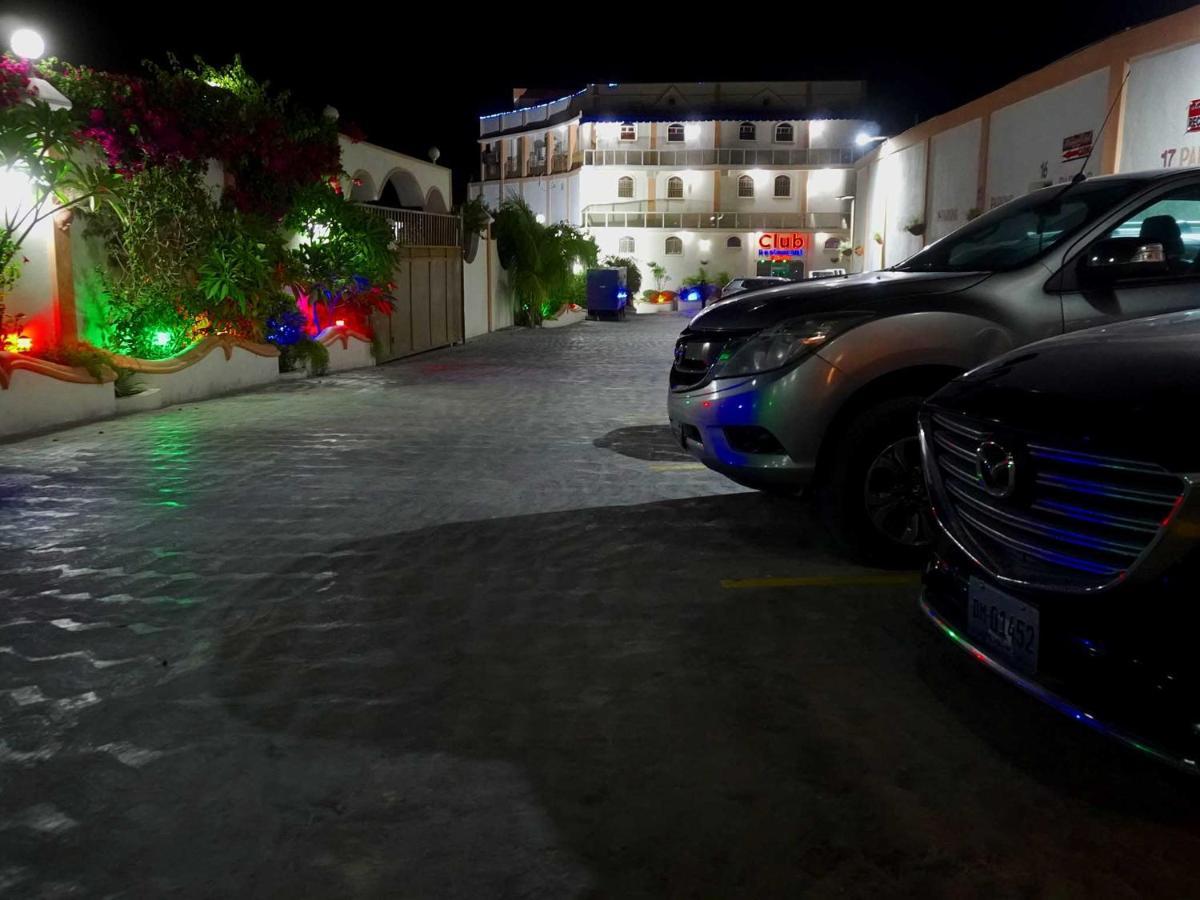 La Pepiniere Hotel Pétionville エクステリア 写真