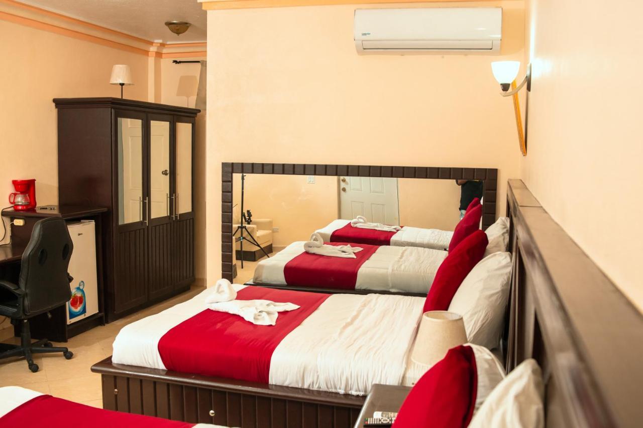 La Pepiniere Hotel Pétionville エクステリア 写真
